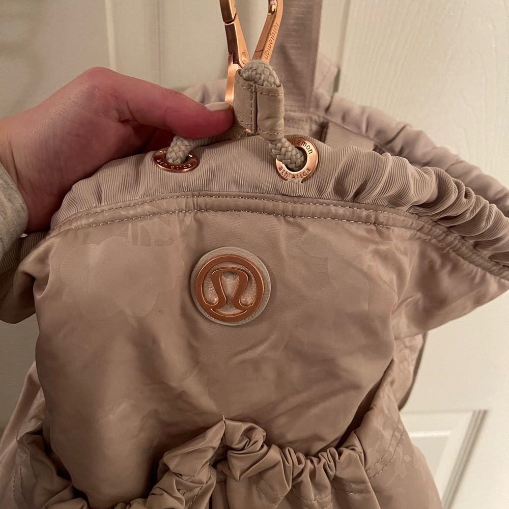 LULULEMON ATHLETIC BAG